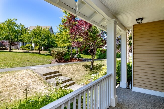 Building Photo - 3 bedroom, 2.5 bath DuPont home featuring AC!