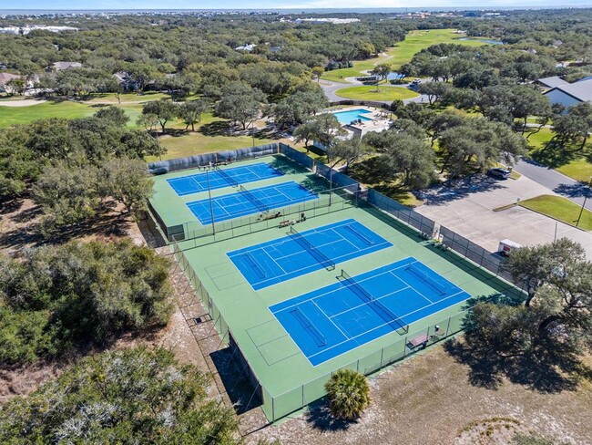 Building Photo - 113 Royal Oaks Dr