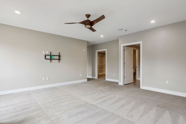 Building Photo - Luxury Condo in Dublin's Coveted Bridge Pa...