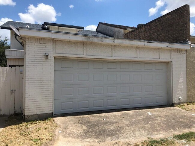 Building Photo - 34 Rose Ellen Dr