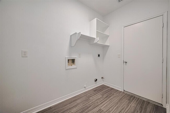 Building Photo - 2118 Westover Park Cir
