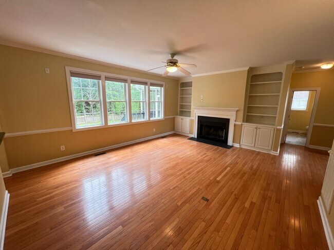 Building Photo - 1006 Goldenview Ct