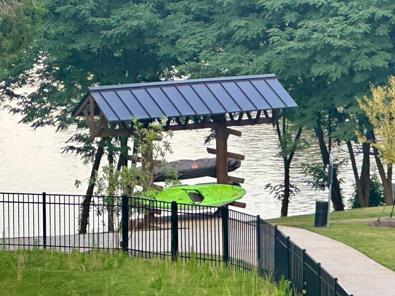 a place to store your lake toys - 4455 Reed Creek Dr