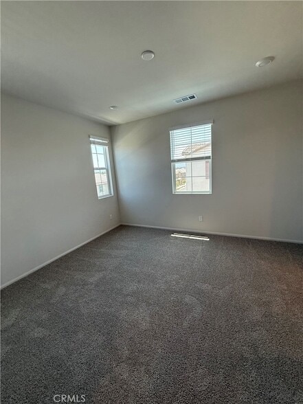 Building Photo - 40475 Melrose Dr