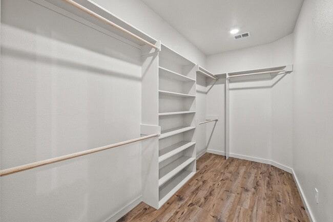 Building Photo - 10918 Albany Ave