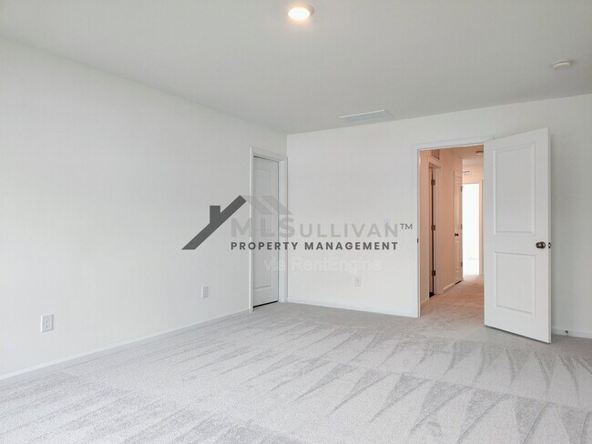 Building Photo - 875 Pilot St