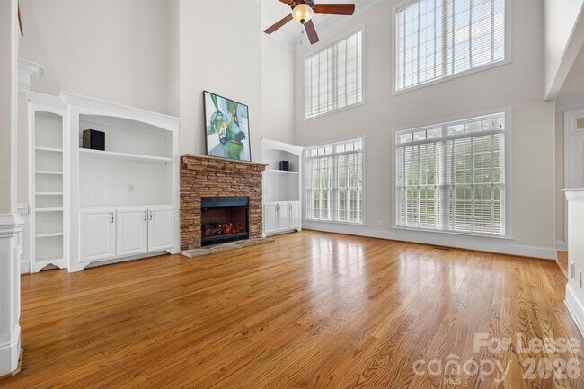 Building Photo - 334 Stonecliff Ln
