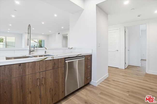 Building Photo - 1820 Prosser Ave