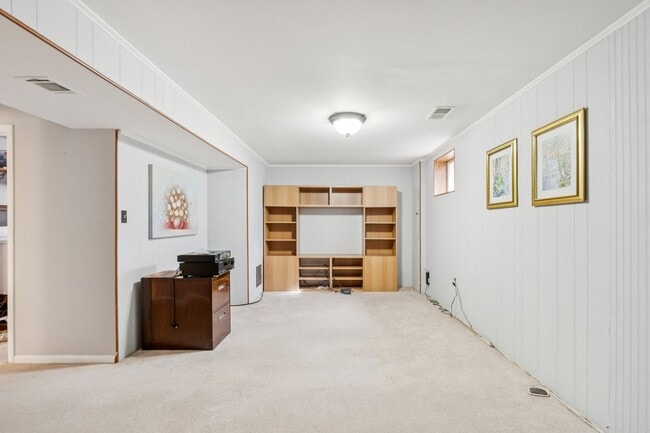 Building Photo - Beautifully maintained townhome on a quiet cul-de-sac in Springfield!