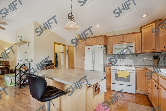 Building Photo - 2688 Walnut Hills Ct - 3 bedroom Kentwood ...