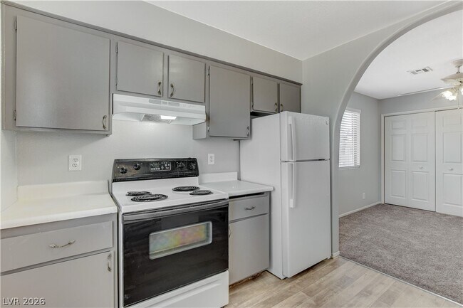 Building Photo - 5270 Carriellen Ln