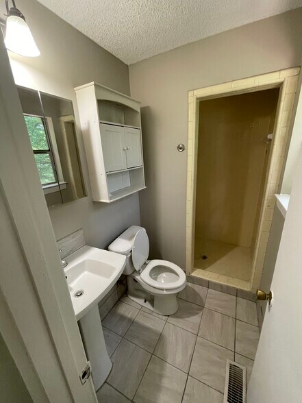 Master Bathroom - 5241 Cornell Drive