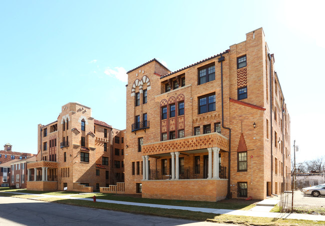 Building Photo - Coronado Square