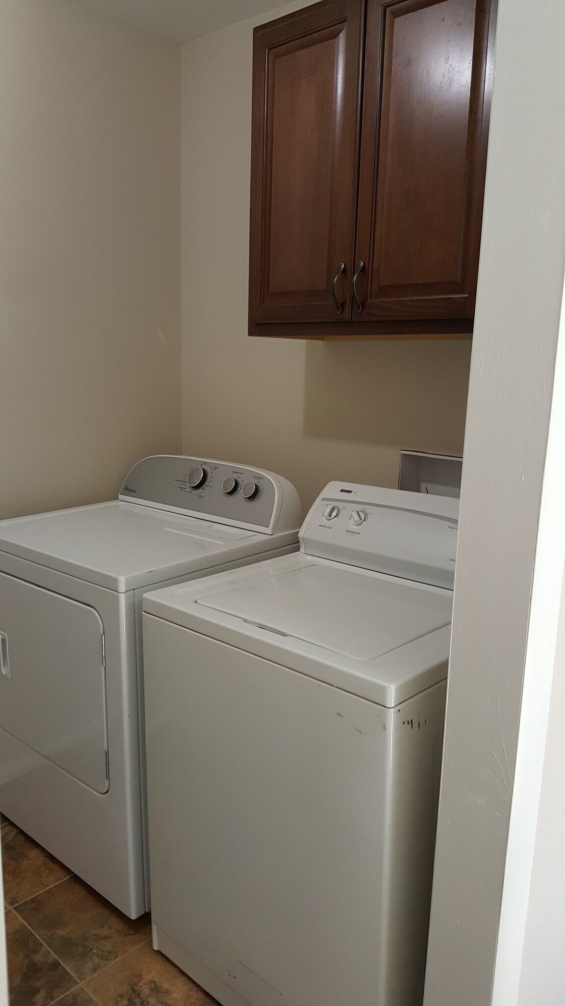 W/D Provided in Unit - 133 S 18th Ave