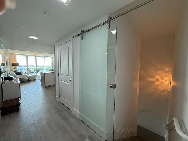 Building Photo - 400 Sunny Isles Blvd