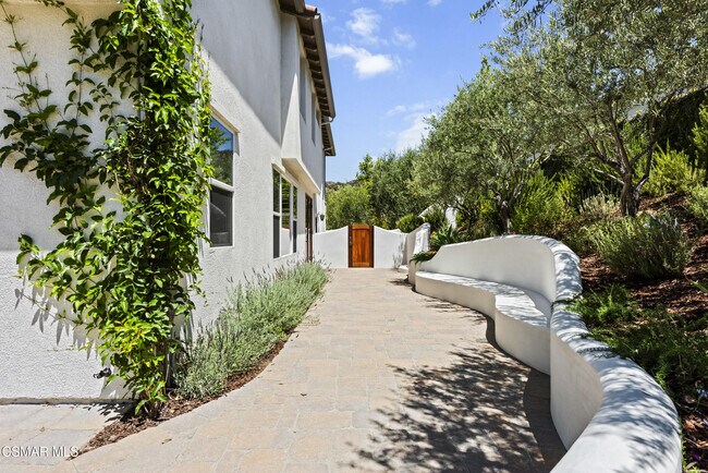 Building Photo - 4372 Via Juanita