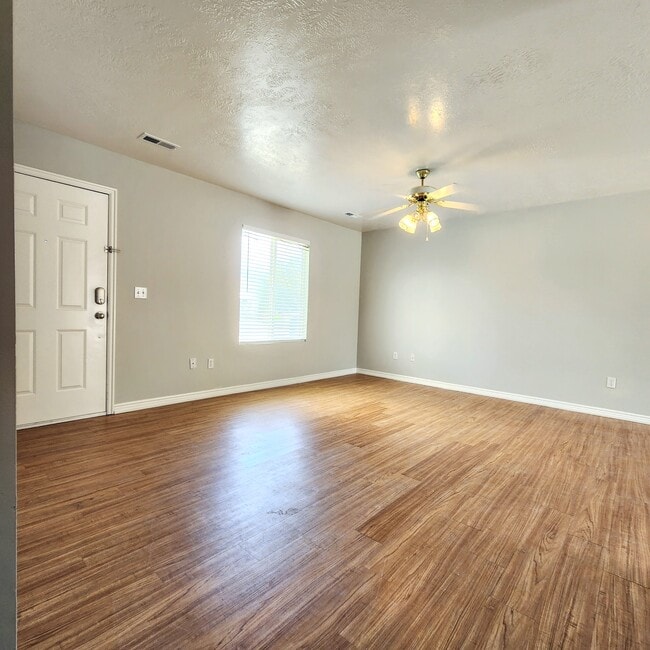 Building Photo - 7482 S 100 W