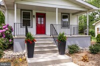 Building Photo - 1842 S Spring Rd