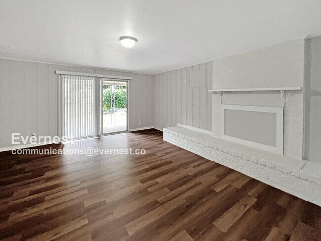 Building Photo - 236 13th Ave NW
