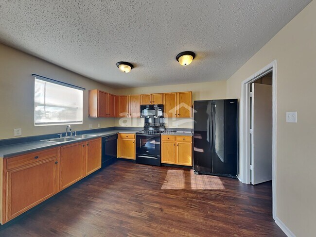 Building Photo - 1317 Central Park Dr