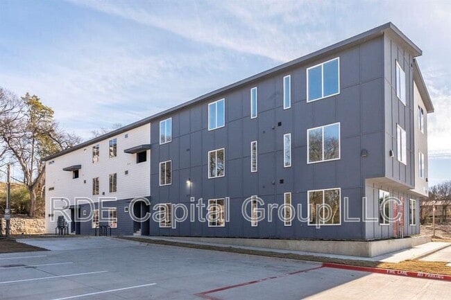 Building Photo - 948 S Corinth St Rd