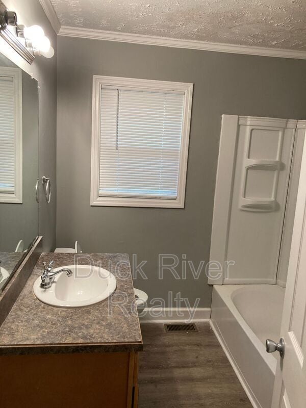 Building Photo - 206 Lee Dr