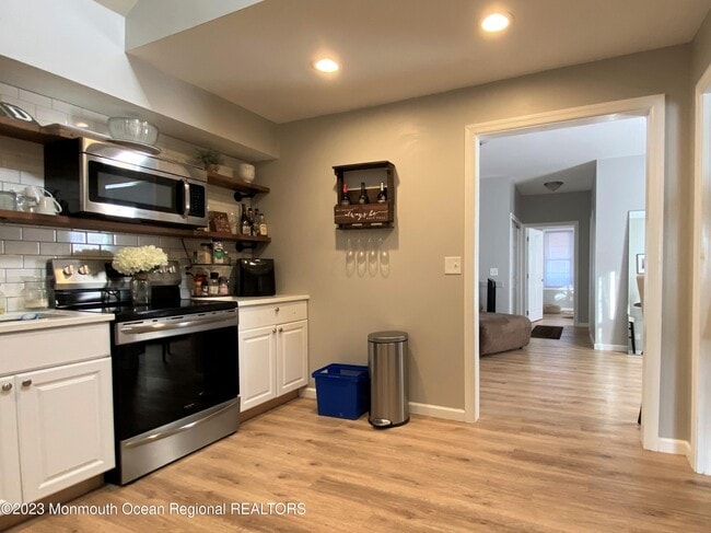 Building Photo - 809 16th Ave