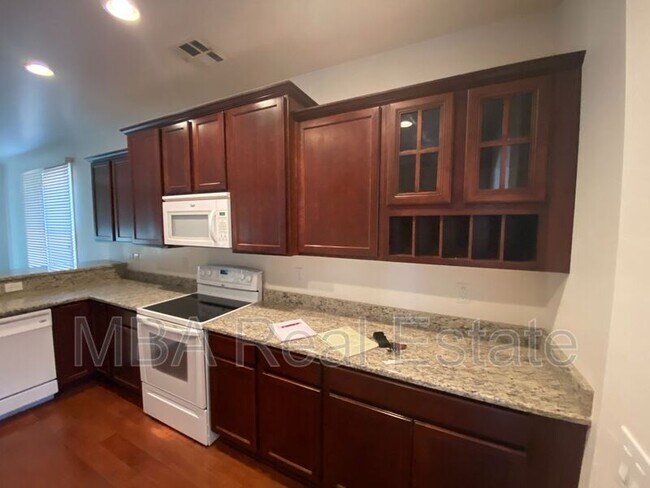 Building Photo - 5316 S 23rd Way