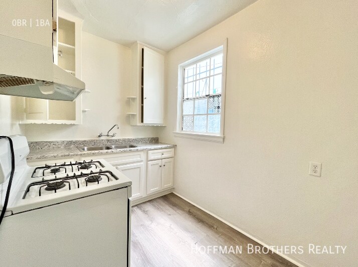 Building Photo - 2608 Normandie Ave