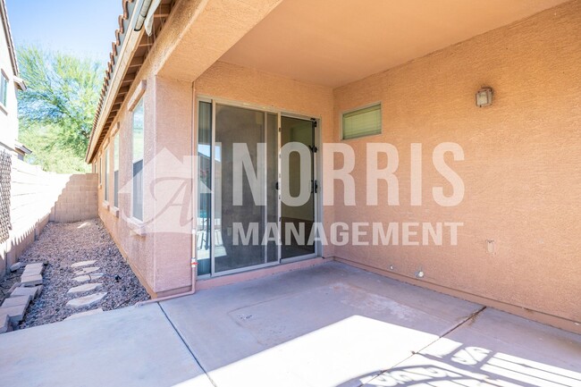 Building Photo - Beautiful Home with a Pool in Maricopa