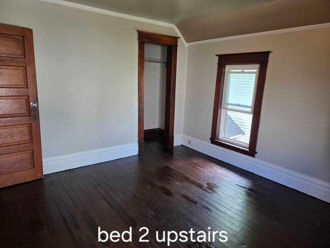 Building Photo - 913 Neumaier Ct