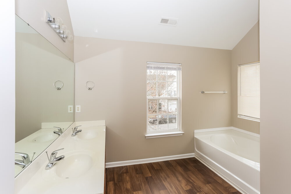 Building Photo - 4426 Oakburn Drive