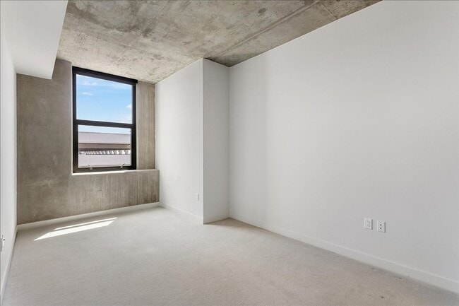 Building Photo - 311 2nd St