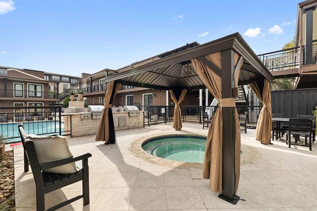 Building Photo - 5928 Sandhurst Ln