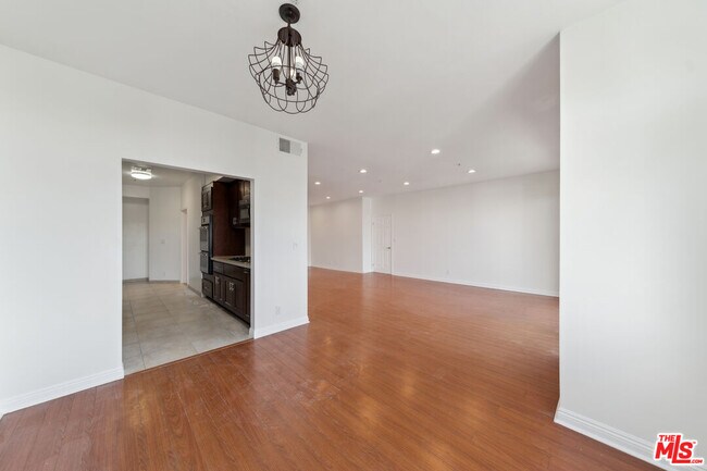Building Photo - 1508 Greenfield Ave