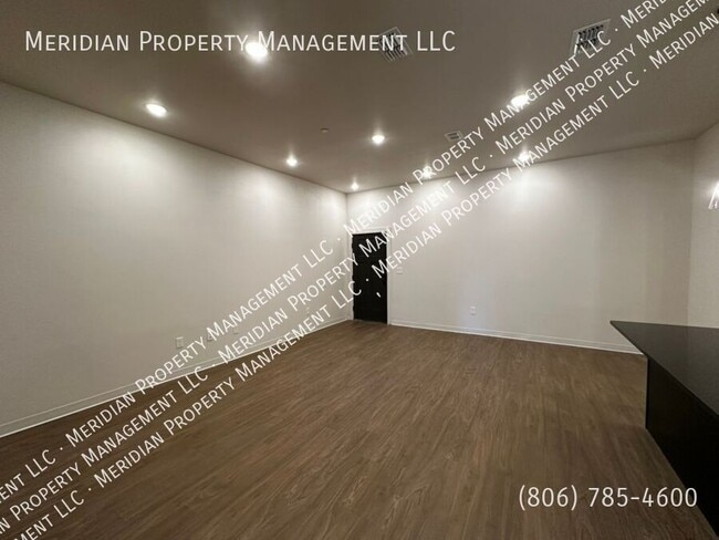 Building Photo - 5912 Erskine St