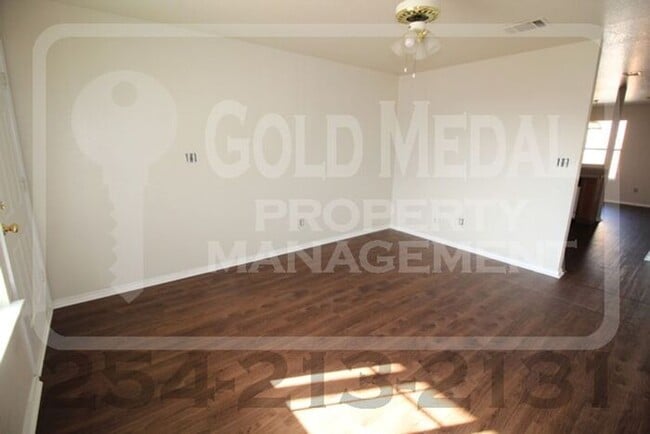 Building Photo - 3401 Barcelona Dr