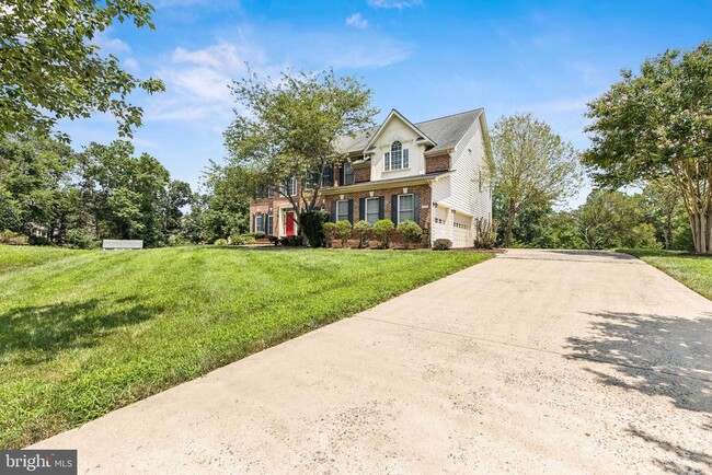 Building Photo - 26368 Strathaven Ct