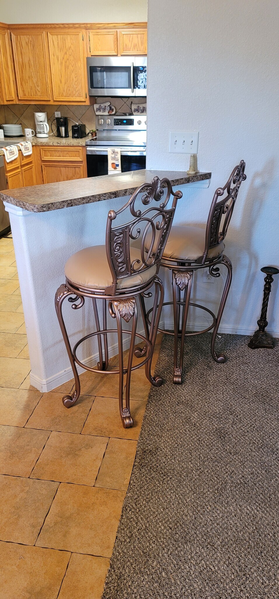 Bar area - 900 Yi Dr