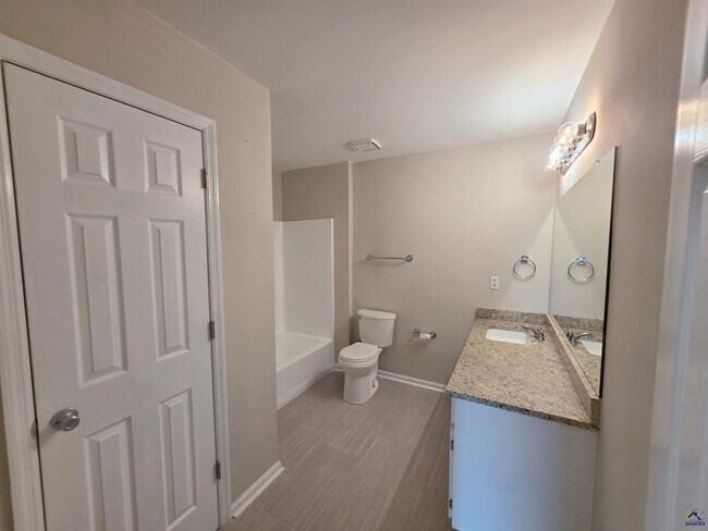 Building Photo - 501 Fieldstone Rd