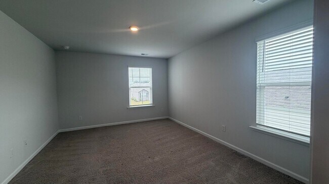Building Photo - 742 Ladywood Dr