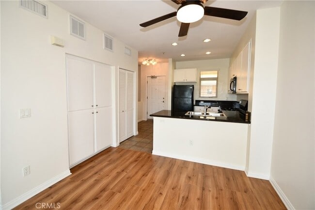 Building Photo - 2742 Cabrillo Ave