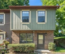 Building Photo - 314 Old Hendersonville Hwy