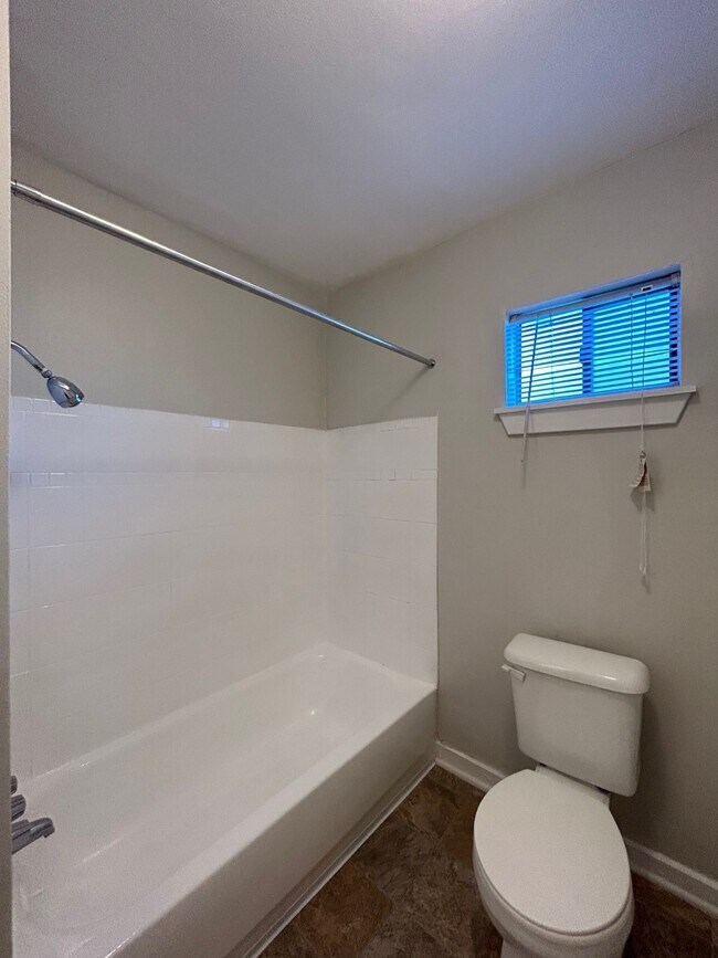 Building Photo - 3629 N MacGregor Way