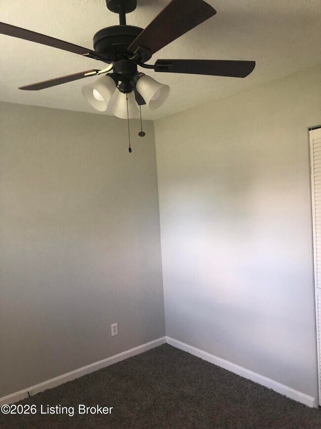 Building Photo - 6811 Cedarwood Dr
