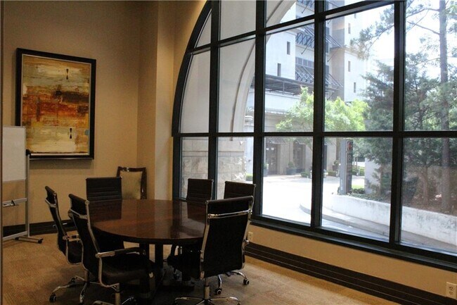 Building Photo - 3040 Peachtree Rd NW