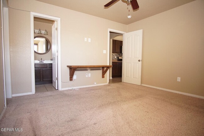 Building Photo - 14207 Otter Point Ct