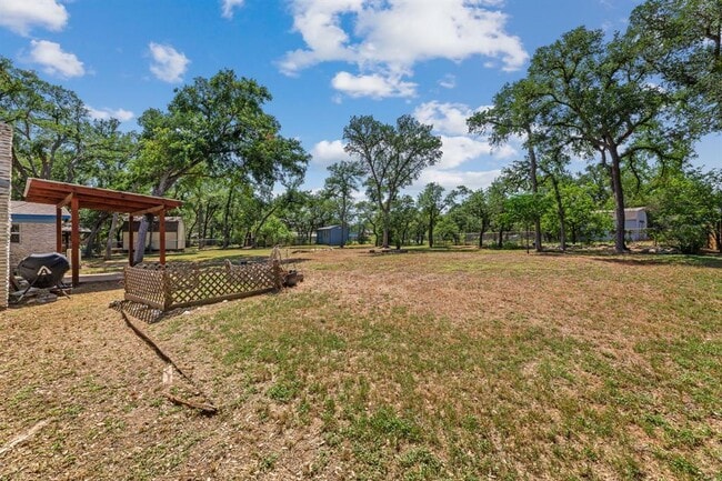 Building Photo - 6010 Oakclaire Dr