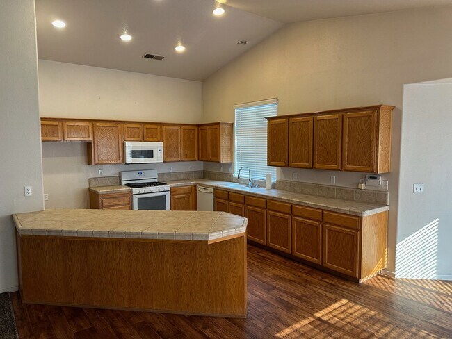 Building Photo - 2610 N Duke St