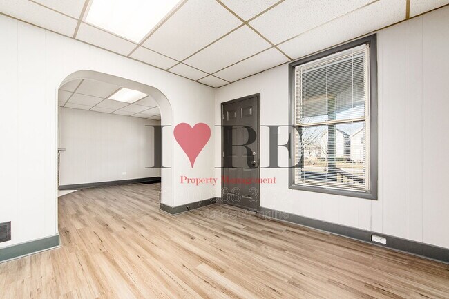Building Photo - 158 Dakota Ave